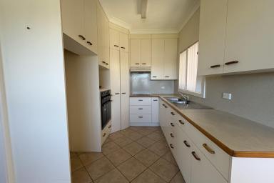 House For Lease - NSW - Whitebridge - 2290 - COMFORT & SPACE IN WHITEBRIDGE!! (Image 2)