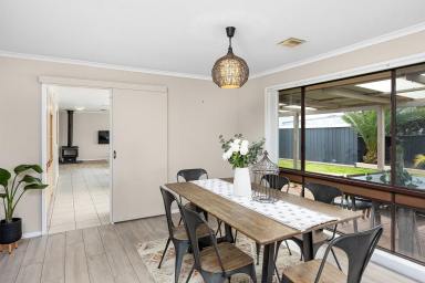 House For Sale - NSW - Temora - 2666 - SPACIOUS FAMILY HOME!  (Image 2)