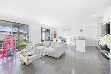 Duplex/Semi-detached For Sale - NSW - Tamworth - 2340 - MOVE IN READY  (Image 2)