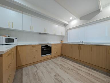 House For Sale - VIC - Kerang - 3579 - 4 bedroom brick home in a premium location  (Image 2)