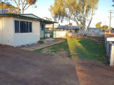 House For Sale - WA - Southern Cross - 6426 - Newly Renovated House & Granny Flat  (Image 2)