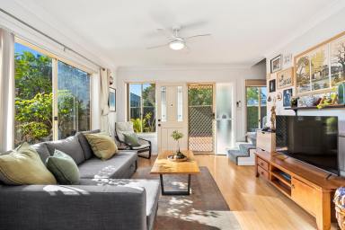 Townhouse Sold - NSW - Fairy Meadow - 2519 - Immaculate Free-Standing Townhouse – Level Walking Distance to all Amenities  (Image 2)