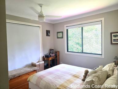 House For Sale - QLD - Macleay Island - 4184 - Possible dual living with views to Straddie  (Image 2)
