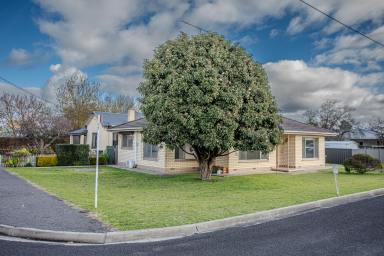 House For Sale - SA - Penola - 5277 - Solid, Low-Maintenance Gem in the Heart of Penola  (Image 2)