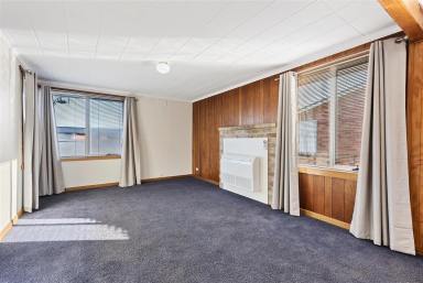 House For Sale - TAS - Ulverstone - 7315 - Solid 3 Bedroom Brick Home in Ulverstone  (Image 2)