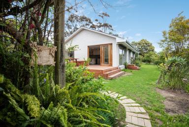 House For Sale - VIC - Somers - 3927 - Relaxed Luxury by the Sea (Image 2)