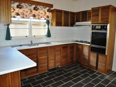 House For Lease - VIC - Tallangatta - 3700 - Three bedroom weatherboard home, open plan living, double lock up carport, large enclosed back yard.  (Image 2)