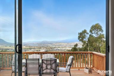 House For Lease - TAS - Brighton - 7030 - Superb Living  (Image 2)