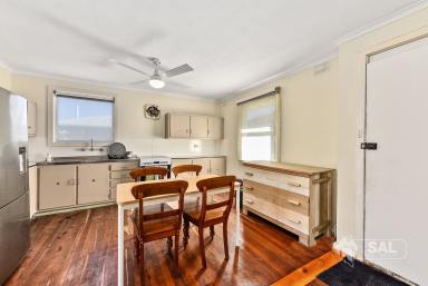 House For Sale - SA - Padthaway - 5271 - Charming & Affordable Home  (Image 2)