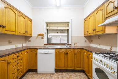 House For Sale - NSW - Grafton - 2460 - IMMACULATELY KEPT HOME IN SOUGHT AFTER LOCATION  (Image 2)