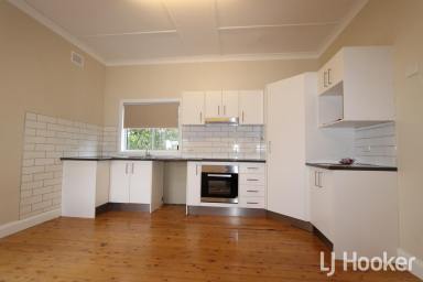 House For Sale - NSW - Inverell - 2360 - Compact Comfort with a view  (Image 2)