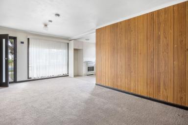 House For Sale - VIC - Kangaroo Flat - 3555 - Solid Investment or First Home Opportunity  (Image 2)