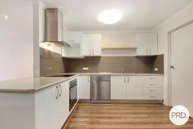 Unit Leased - NSW - East Albury - 2640 - LOW MAINTENANCE RENOVATED 2 BEDROOM UNIT!  (Image 2)