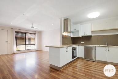 Unit Leased - NSW - East Albury - 2640 - LOW MAINTENANCE RENOVATED 2 BEDROOM UNIT!  (Image 2)