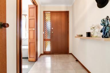 House For Sale - VIC - Mildura - 3500 - Charming 3 Bed Brick Home in Quiet Court with Shed & Sprinklers  (Image 2)