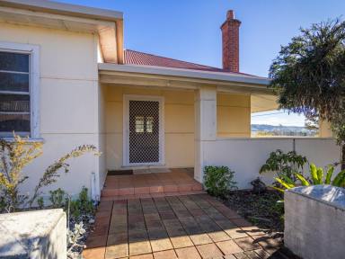 House For Sale - NSW - Bega - 2550 - ABSOLUTE CONVENIENCE  (Image 2)