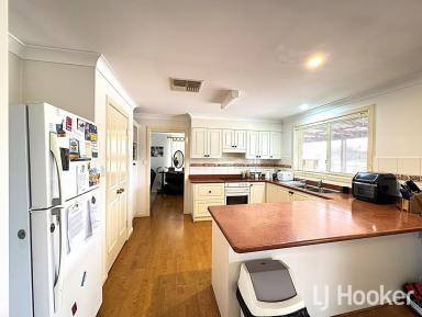 House Leased - NSW - Inverell - 2360 - Modern Family Home on the Outskirts of Town  (Image 2)