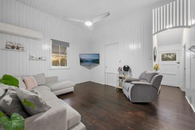 House For Lease - QLD - Cooroy - 4563 - UNDER APPLICATION - Charming Cottage in the Heart of Cooroy  (Image 2)