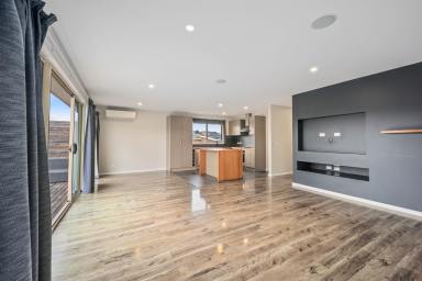 House For Lease - TAS - Swansea - 7190 - Multiple Living Areas & Outdoor Entertaining  (Image 2)