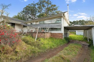 House For Sale - NSW - Raymond Terrace - 2324 - A RENOVATORS DELIGHT!  (Image 2)