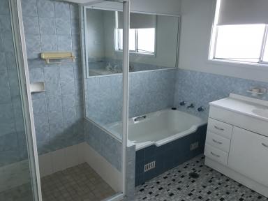 House For Lease - NSW - Tamworth - 2340 - FOUR BEDROOM FAMILY HOME IN SOUTH TAMWORTH  (Image 2)