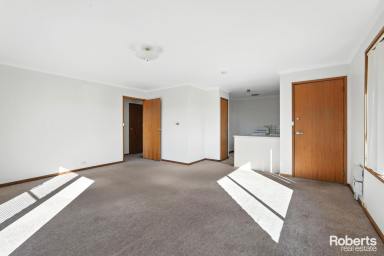 Unit Leased - TAS - Claremont - 7011 - Neat & Sunny Unit in Quiet Claremont Location  (Image 2)