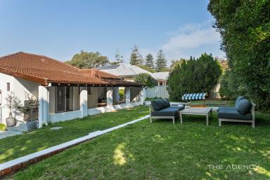 House For Sale - WA - Cottesloe - 6011 - ELEVATED, SUPREME LANDHOLDING IN CENTRAL COTTESLOE  (Image 2)