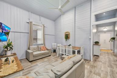 House For Sale - QLD - Bundaberg West - 4670 - FULLY RENOVATED HOME ON 1,012M2 WITH TWO BATHROOMS & THREE PLUS BEDROOMS!  (Image 2)