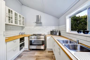 House For Sale - QLD - Bundaberg West - 4670 - RENOVATED HOME ON 1,012M2 OF MEDIUM DENSITY LAND NEXT TO FRIENDLY SOCIETY PRIVATE HOSPITAL!  (Image 2)