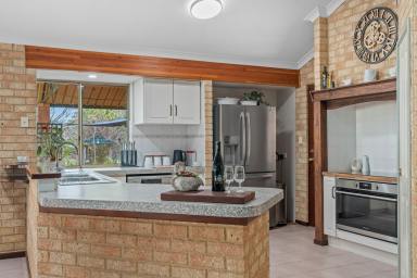 House For Sale - WA - Manjimup - 6258 - Spacious Country home  (Image 2)