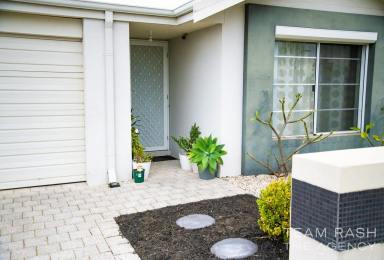 House For Sale - WA - Ellenbrook - 6069 - IDEAL FOR INVESTORS – MODERN LOW MAINTENANCE HOME WITH A QUALITY TENANT IN PLACE  (Image 2)