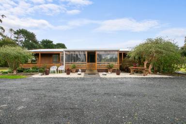 House For Sale - VIC - Woodside - 3874 - CEDAR FAMILY HOME WITH 5 ACRES  (Image 2)