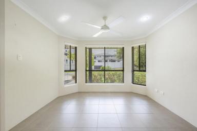 House For Lease - NSW - Grafton - 2460 - EXECUTIVE HOME IN EXECUTIVE NEIGHBOURHOOD!  (Image 2)