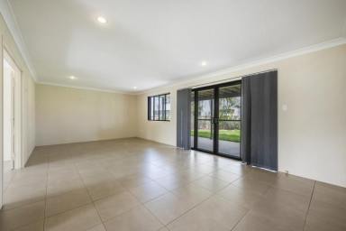 House For Lease - NSW - Grafton - 2460 - EXECUTIVE HOME IN EXECUTIVE NEIGHBOURHOOD!  (Image 2)