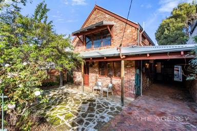 House For Sale - WA - South Fremantle - 6162 - Raw, Rustic and Ready to Impress!  (Image 2)