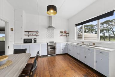 Lifestyle For Sale - VIC - Leslie Manor - 3260 - Discover Your Private Country Escape!  (Image 2)
