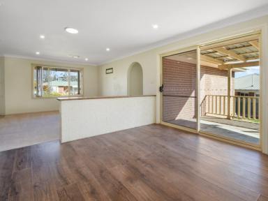 House For Sale - NSW - Young - 2594 - 5 Bedroom Home In A Family Friendly Dress Circle Location  (Image 2)