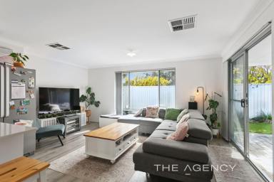 House For Sale - WA - Greenwood - 6024 - LOW MAINTENANCE MODERN LIVING!  (Image 2)