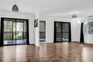House For Sale - QLD - Macleay Island - 4184 - Island Living with Room for the Whole Family!  (Image 2)