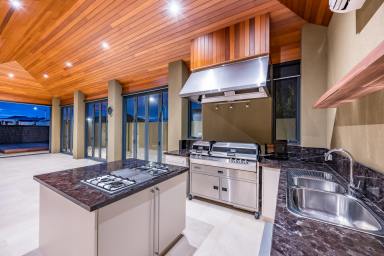 House For Sale - WA - Iluka - 6028 - MAJESTIC ELEGANCE MEETS TIMELESS CHARM  (Image 2)
