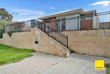 House Leased - WA - Beckenham - 6107 - Freshly Painted Dale Alcock 4x2 Home with 2 Living Areas & Solar  (Image 2)