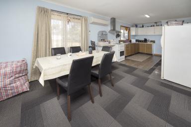House For Sale - VIC - Nyah West - 3595 - Comfortable, Convenient & Full of Country Charm  (Image 2)