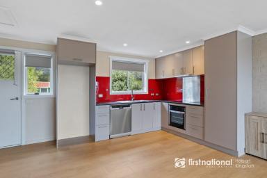 Unit For Lease - TAS - Blackmans Bay - 7052 - Stylish 2 Bedroom Unit  (Image 2)