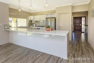 House For Sale - WA - West Busselton - 6280 - Coastal Cool Meets Modern Comfort  (Image 2)