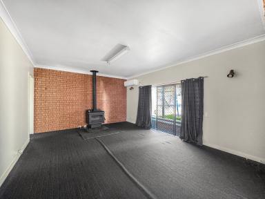 House For Sale - NSW - Tumut - 2720 - Live in or Invest!  (Image 2)