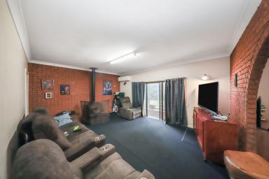 House For Sale - NSW - Tumut - 2720 - Live in or Invest!  (Image 2)