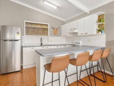 House For Lease - NSW - Old Bar - 2430 - COASTAL COTTAGE  (Image 2)