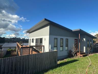 House Leased - TAS - Deloraine - 7304 - Modern 3-Bedroom Home - Available for Rent!  (Image 2)