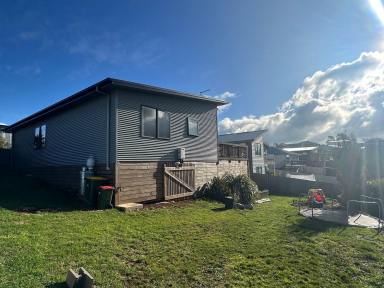 House Leased - TAS - Deloraine - 7304 - Modern 3-Bedroom Home - Available for Rent!  (Image 2)