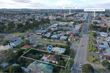 House For Sale - VIC - Bairnsdale - 3875 - Mid Century Home, 500 Metres from Railway Sation and CBD  (Image 2)